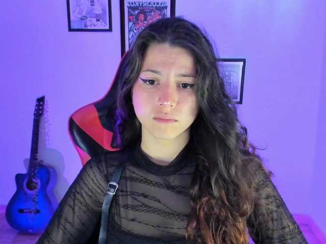 lolamustaine live cam on BongaCams