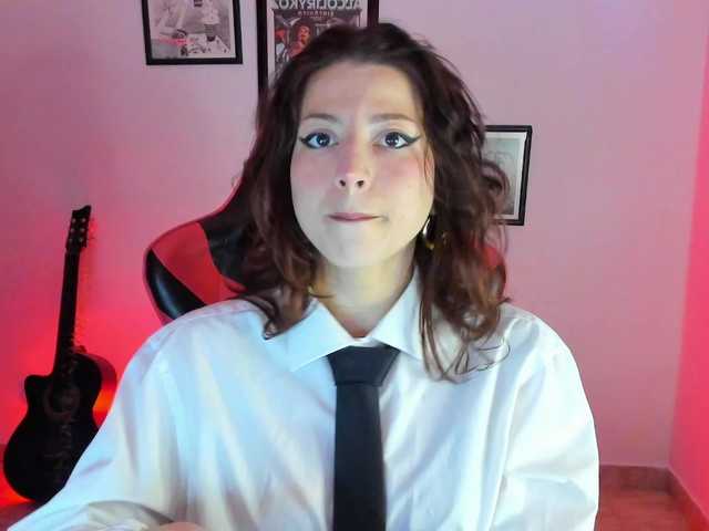 lolamustaine live cam on BongaCams