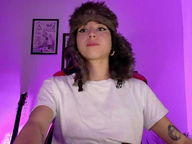 LolaMustaine's BongaCams show and profile