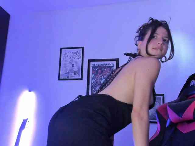lolamustaine webcam