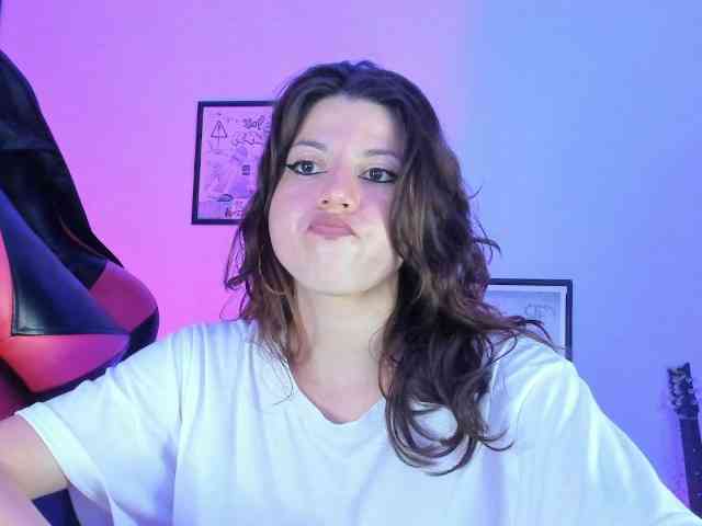 lolamustaine webcam