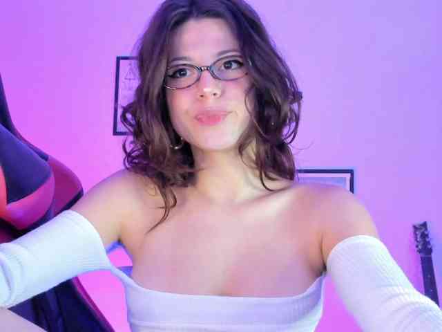 lolamustaine webcam