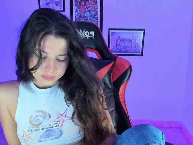 lolamustaine webcam
