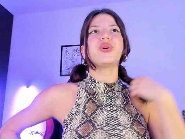 lolamustaine webcam