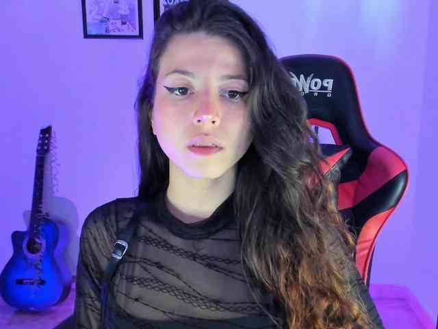 lolamustaine webcam
