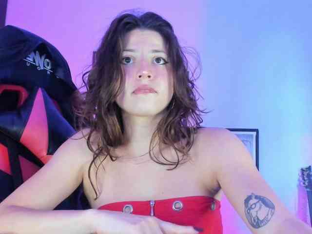 lolamustaine webcam