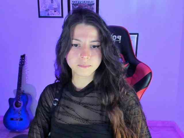 lolamustaine webcam