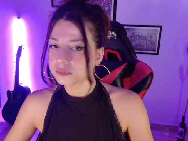 lolamustaine webcam