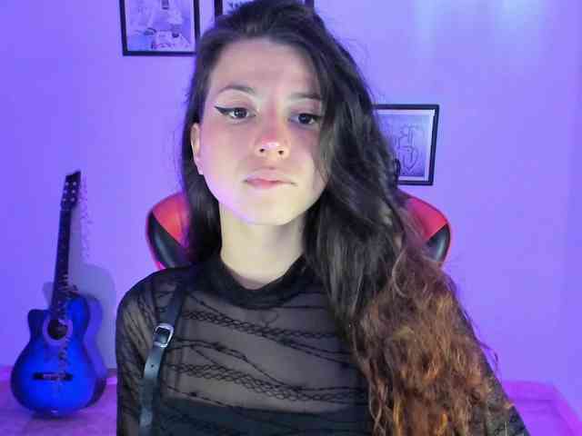 lolamustaine webcam