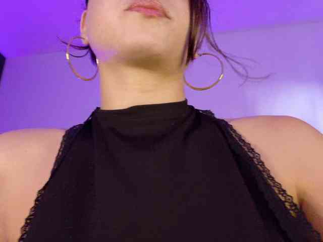 lolamustaine webcam