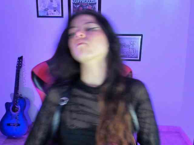 lolamustaine webcam