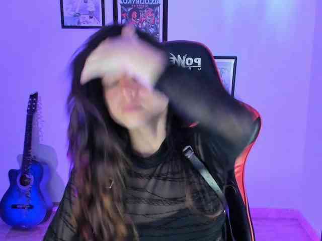 lolamustaine webcam