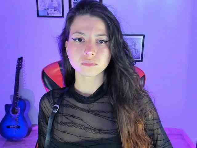 lolamustaine webcam
