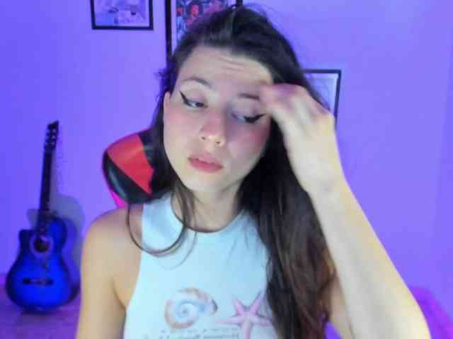 lolamustaine webcam