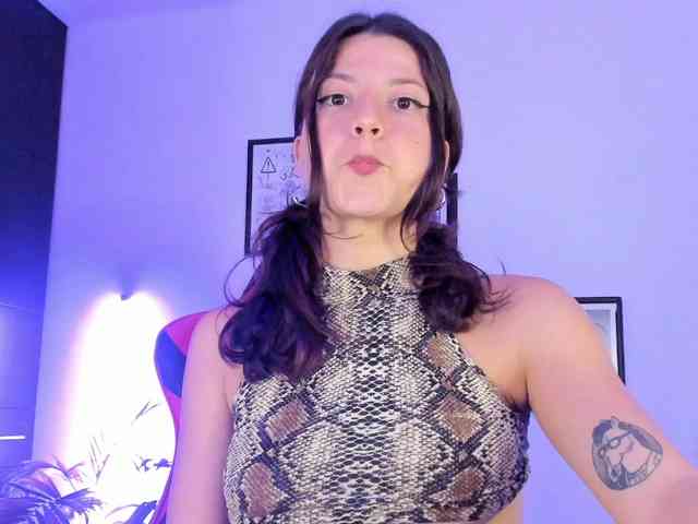 lolamustaine webcam