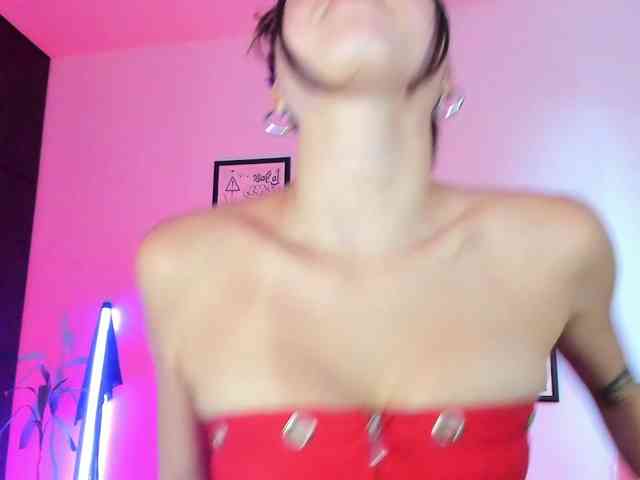 lolamustaine webcam