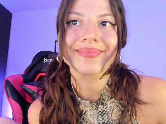 lolamustaine webcam