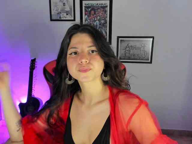 lolamustaine webcam