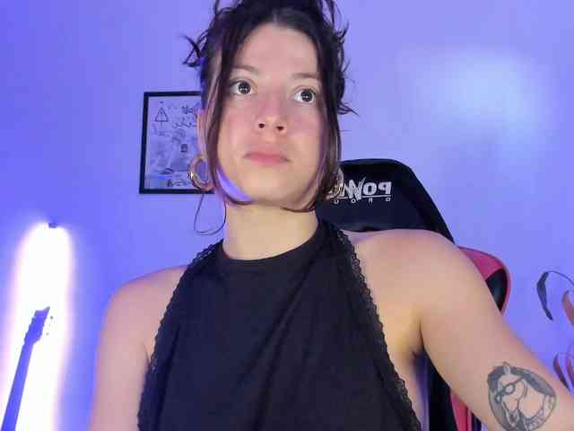 lolamustaine webcam