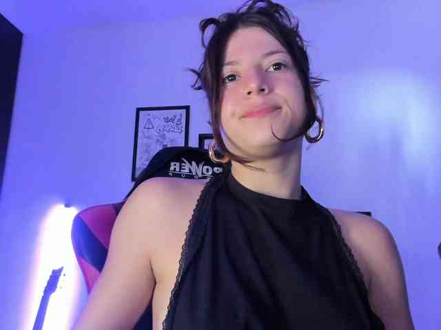 lolamustaine webcam