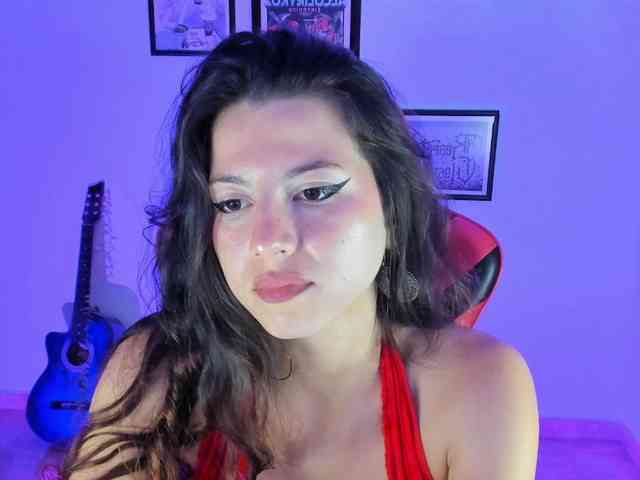 lolamustaine webcam