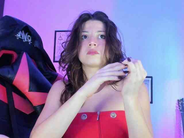 lolamustaine webcam