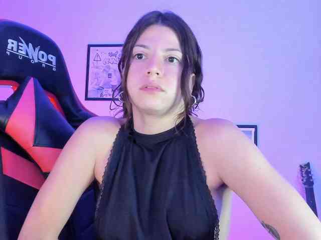 lolamustaine webcam
