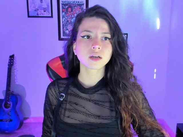 lolamustaine webcam
