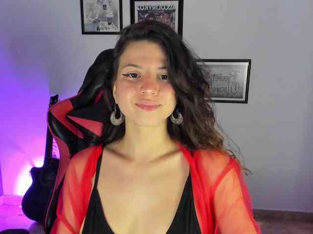 lolamustaine webcam