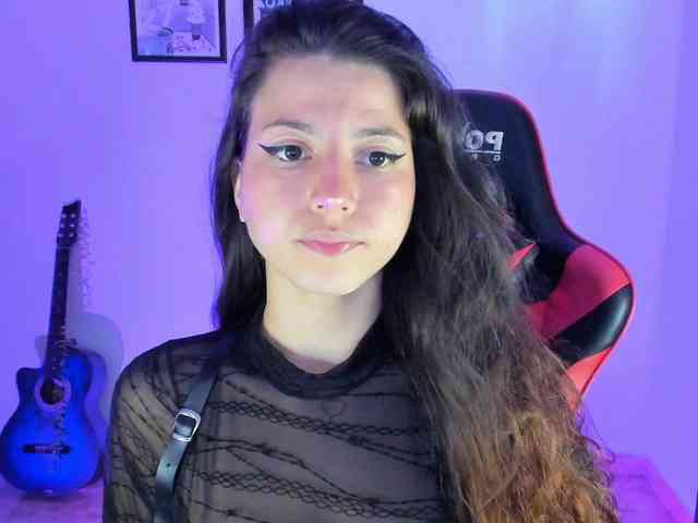 lolamustaine webcam