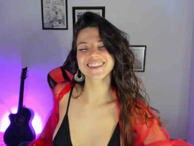lolamustaine webcam