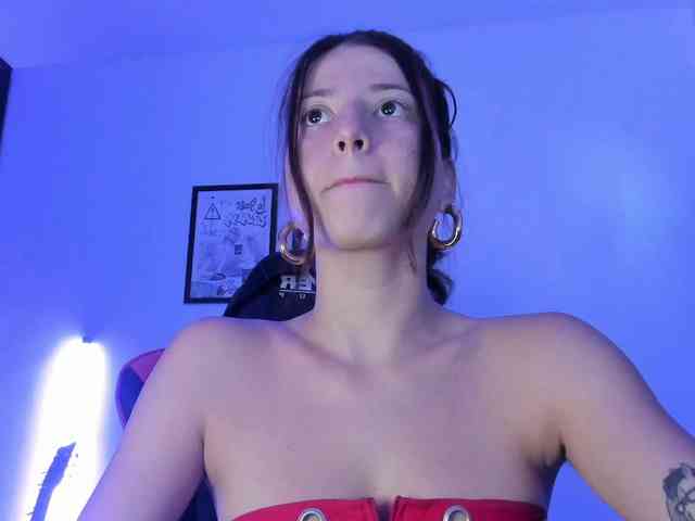 lolamustaine webcam