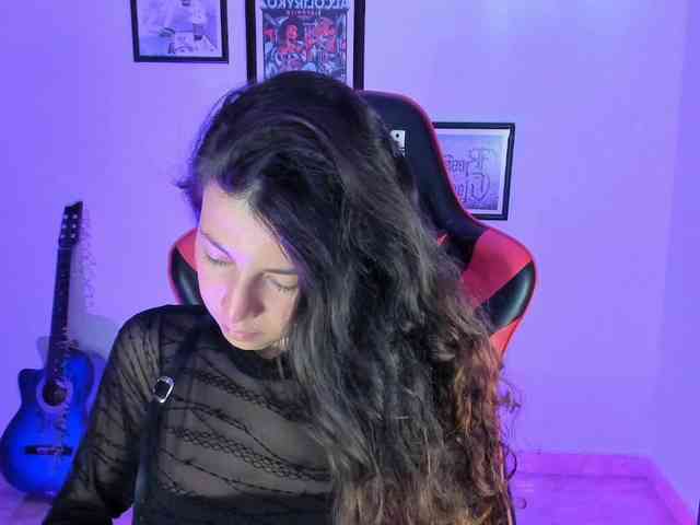 lolamustaine webcam