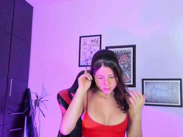 lolamustaine webcam