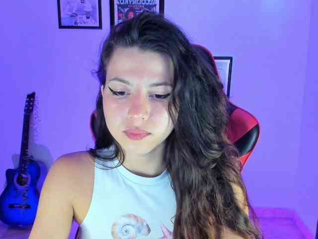 lolamustaine webcam