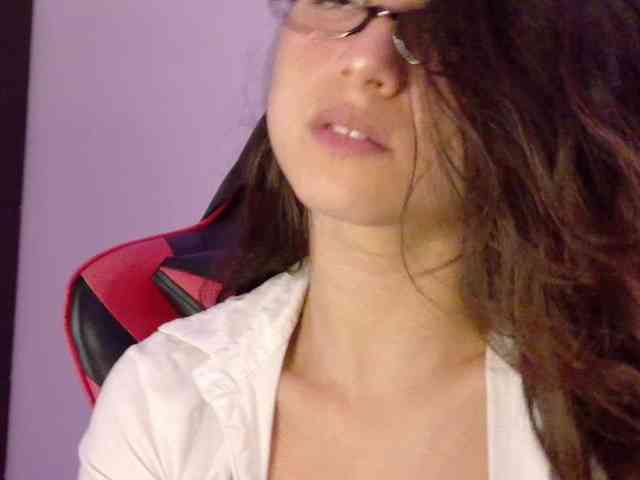 lolamustaine webcam