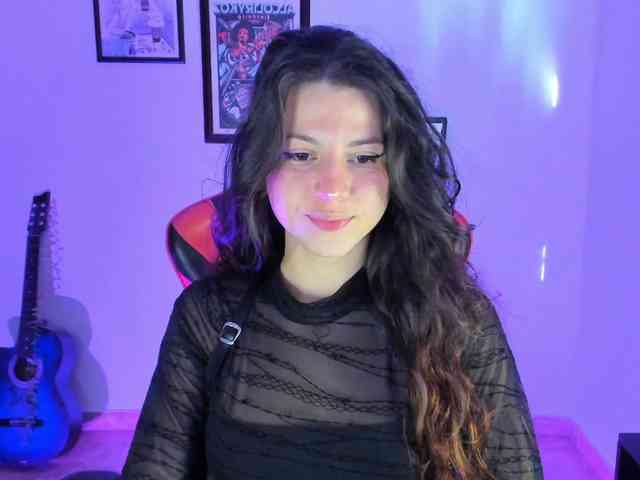 lolamustaine webcam