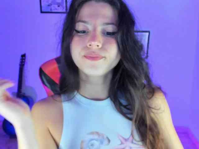 lolamustaine webcam