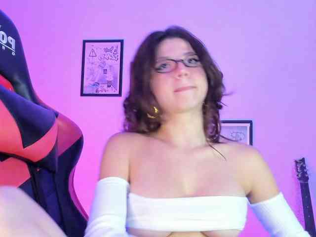lolamustaine webcam