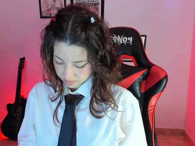 lolamustaine webcam