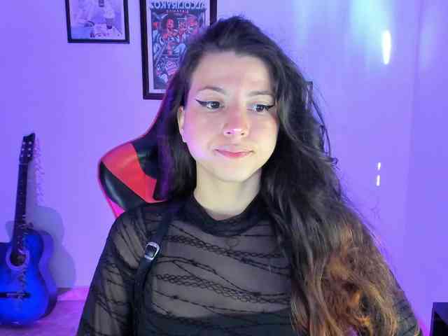 lolamustaine webcam