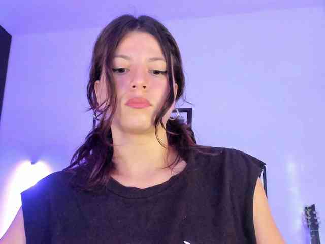 lolamustaine webcam