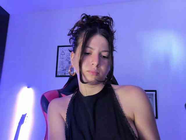 lolamustaine webcam
