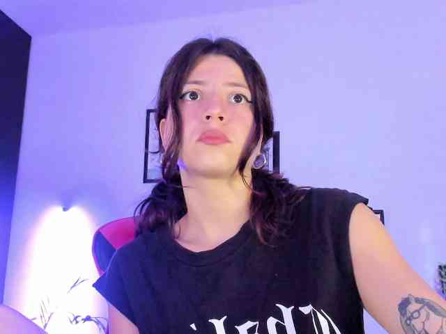 lolamustaine webcam