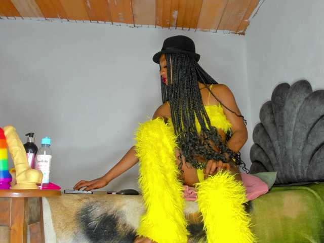 vicky-hot