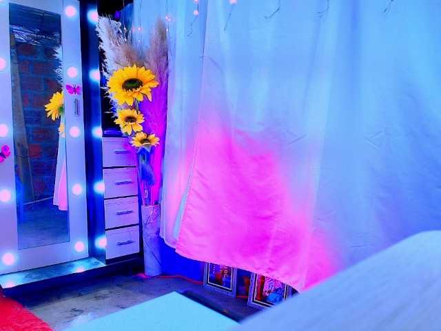 Danielasew live cam