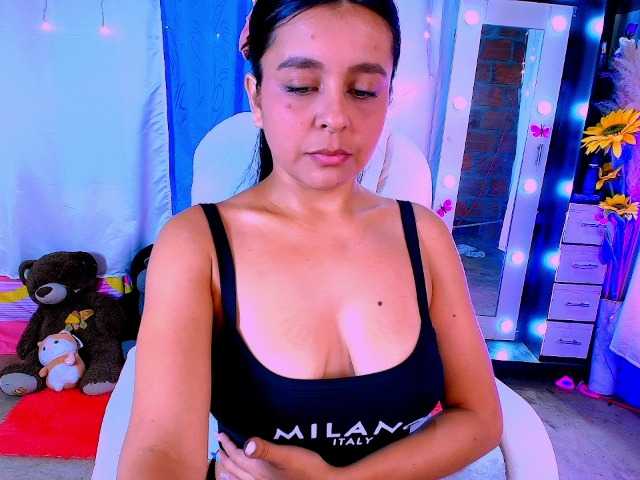 Danielasew live cam on BongaCams