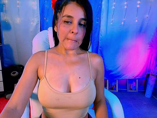 Danielasew live cam on BongaCams