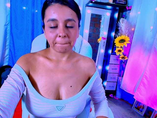 Danielasew live cam on BongaCams