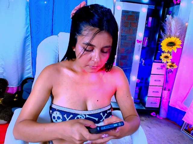 Danielasew live cam on BongaCams